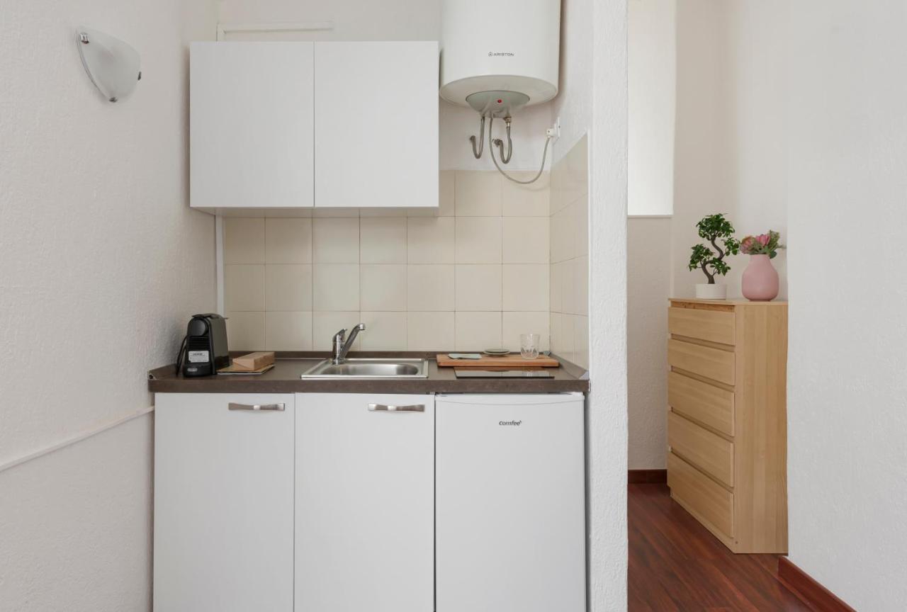 1 Bedroom Apt - Duomo 4 Милано Екстериор снимка