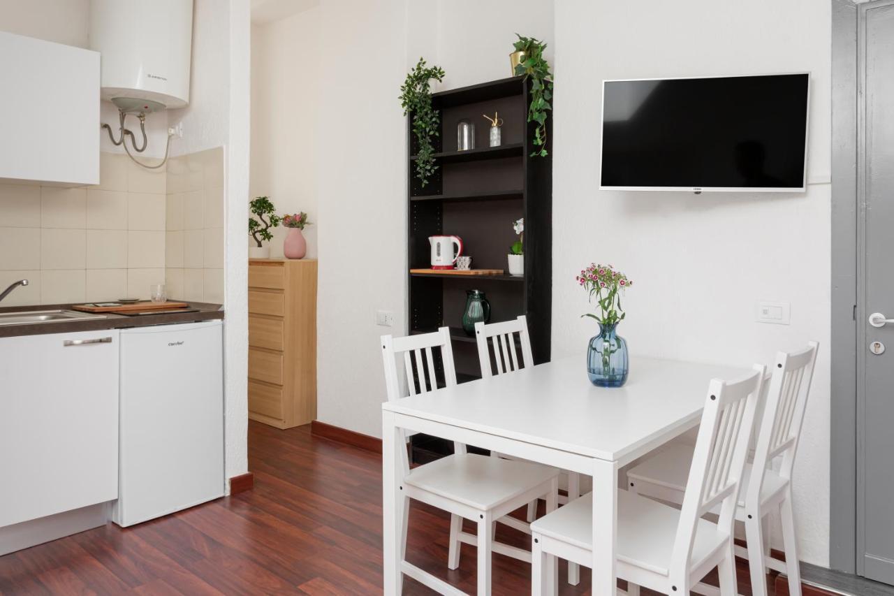1 Bedroom Apt - Duomo 4 Милано Екстериор снимка