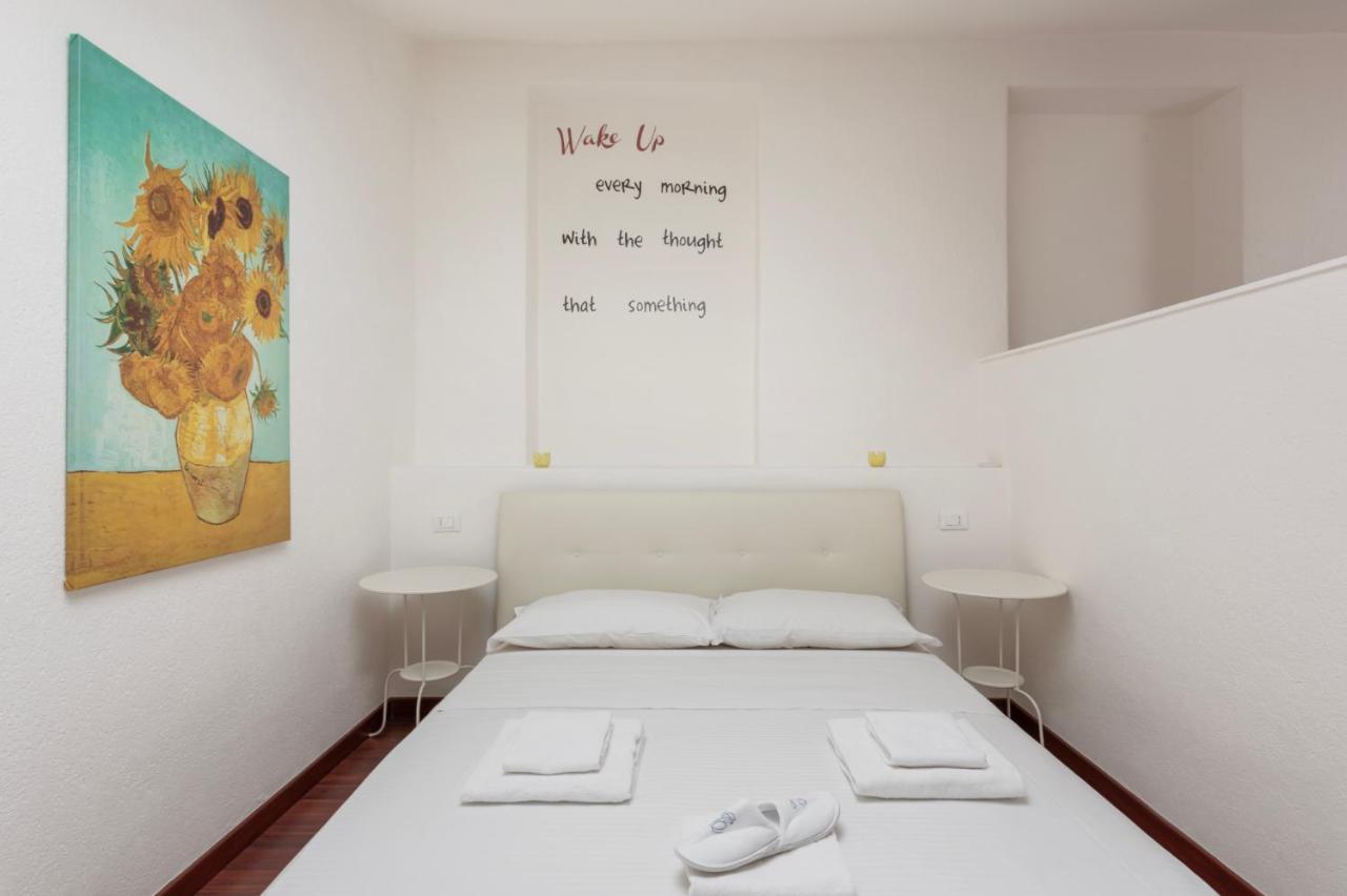 1 Bedroom Apt - Duomo 4 Милано Екстериор снимка
